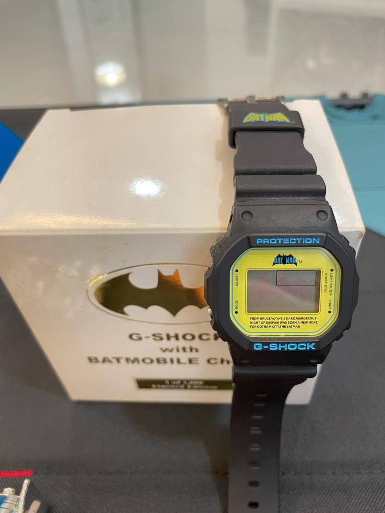 値下げ！！！バットマン　GShock Limited Edition