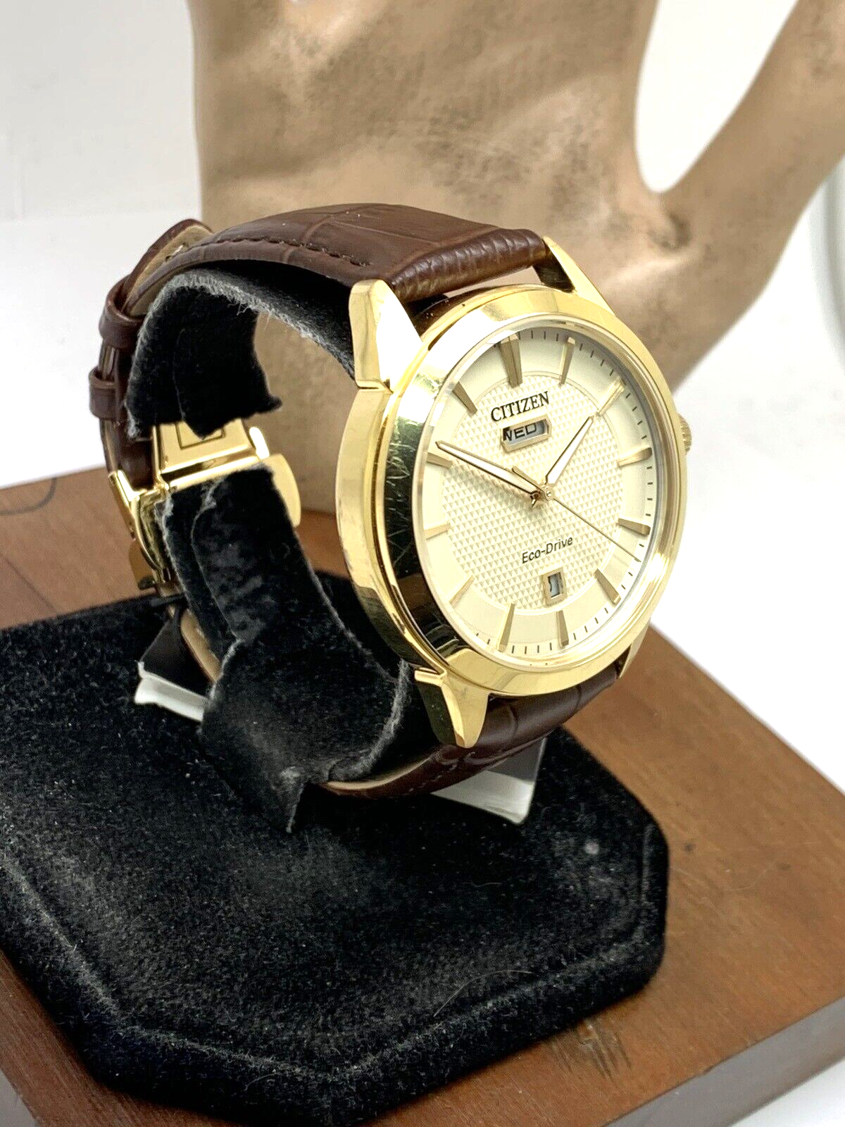 Citizen Men's Watch AW0092-07Q Eco Drive Day Date Gold Brown