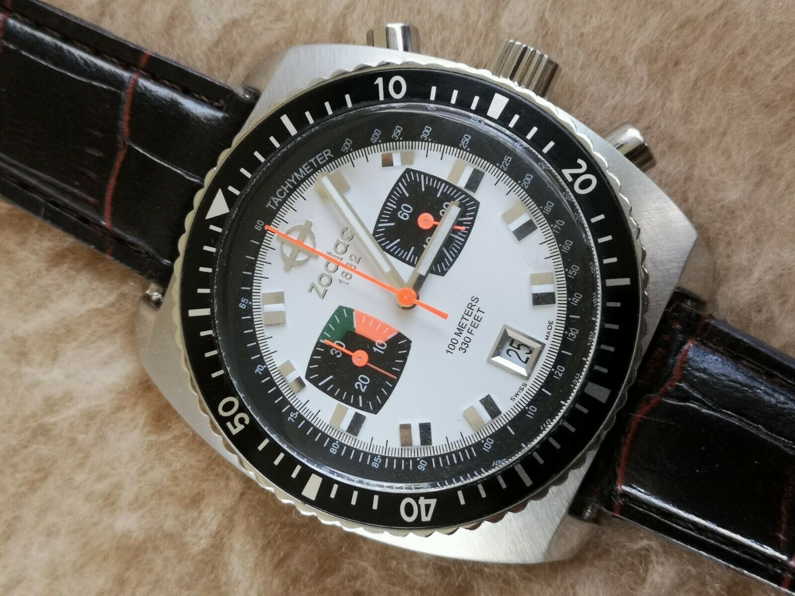 Old sea セット ZODIAC SEA DRAGON ZO2211 Chronograph PANDA Dial St. Steel