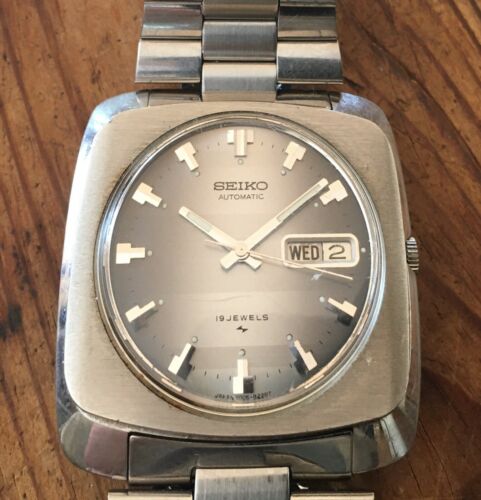 Vintage Seiko Automatic Day Date 19 Jewels 7006-8110 Japan Mens Watch |  WatchCharts