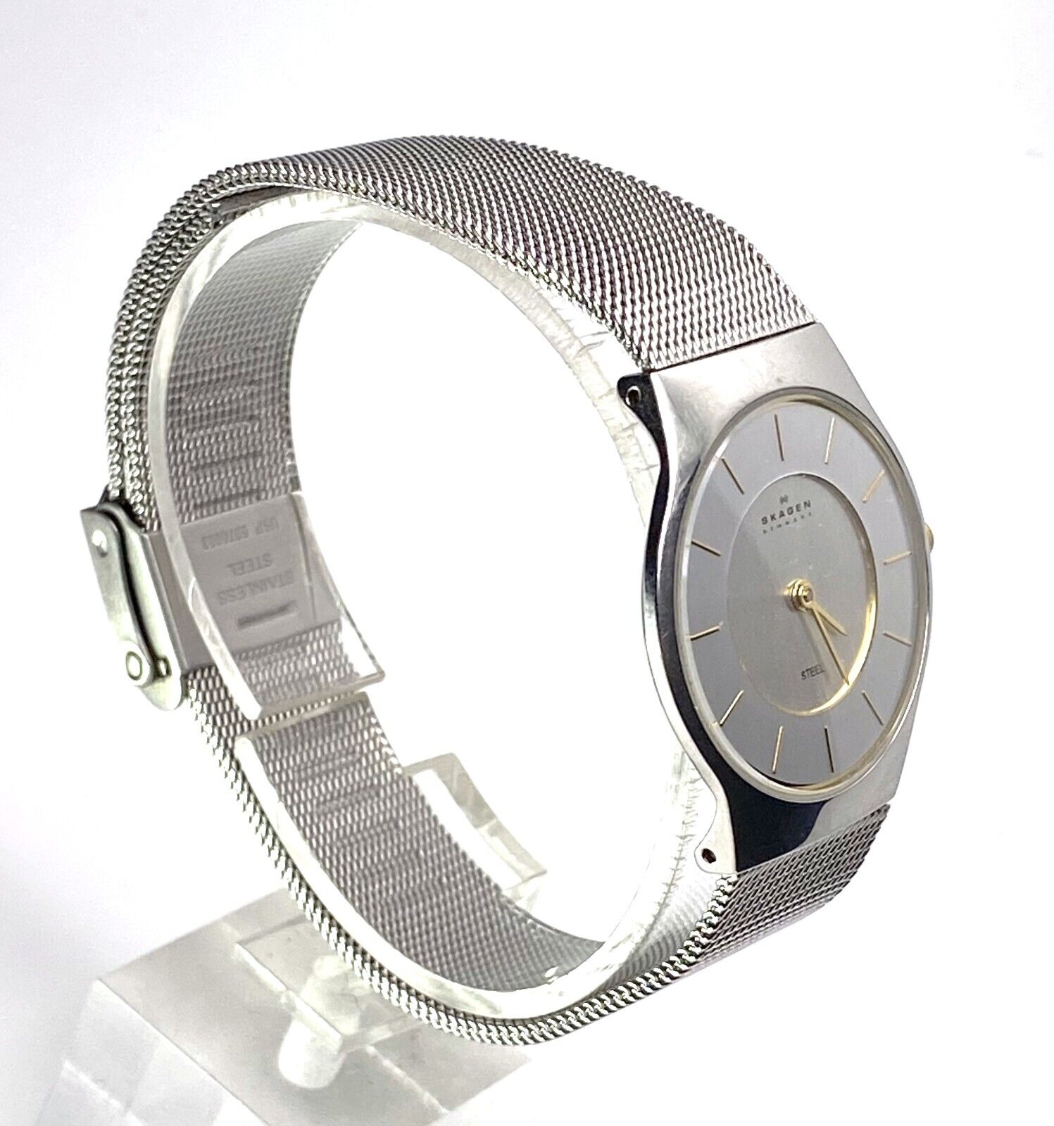 Skagen Denmark Steel Ultra Slim Two Tone White Face Women\'s Watch Mesh Bracelet SKAGEN DENMARK 233SGSC ULTRA SLIM TWO-TONE 3ATM STEEL MESH  main image 4