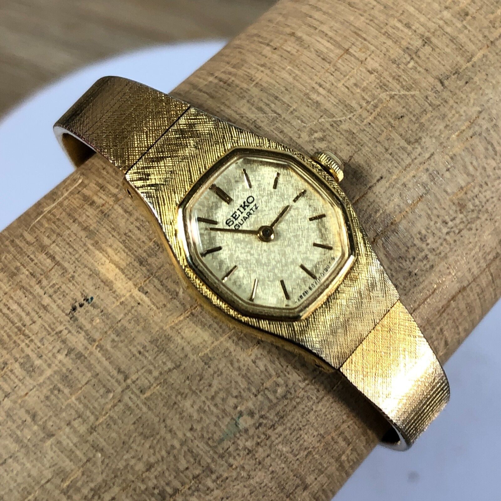 Seiko Vintage Ladies Watch Two-Tone Bracelet Stainless Hexagonal Dial Gold Hands VTG Seiko Women main image 2