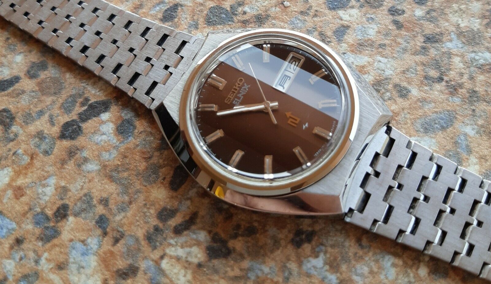 Vintage Seiko Elnix 0703 7080 JDM August 1975 Faceted Crystal JDM