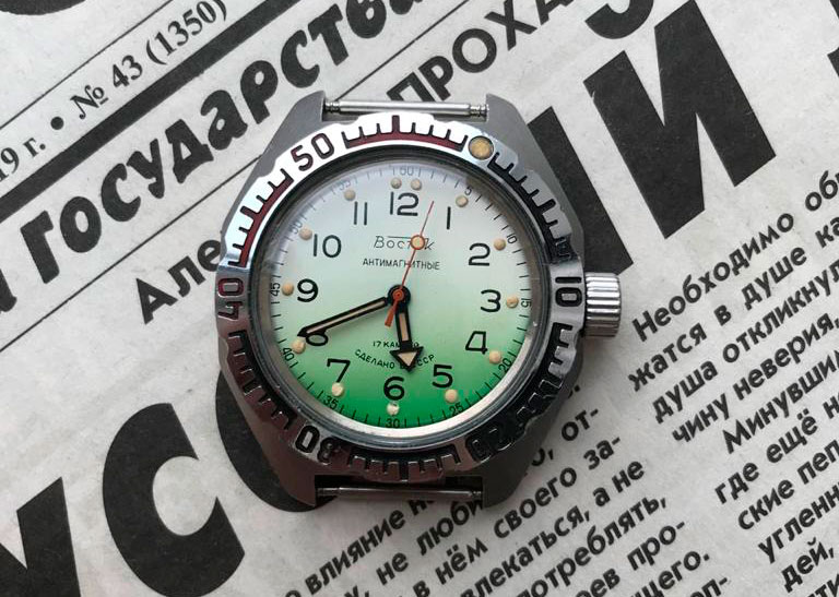 Vostok amphibia green on sale dial