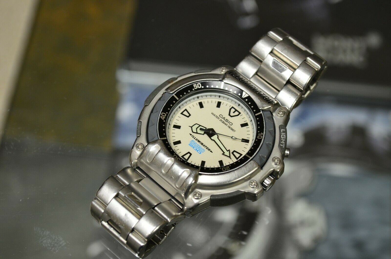 NOS CASIO DRO-201 DURO 200 SHROUDED DIVE WATCH ILLUMINATOR