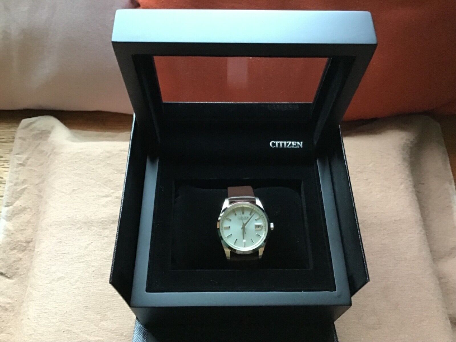 THE CITIZEN AQ4000-51A ECO DRIVE SOLAR POWERED MENS WATCH