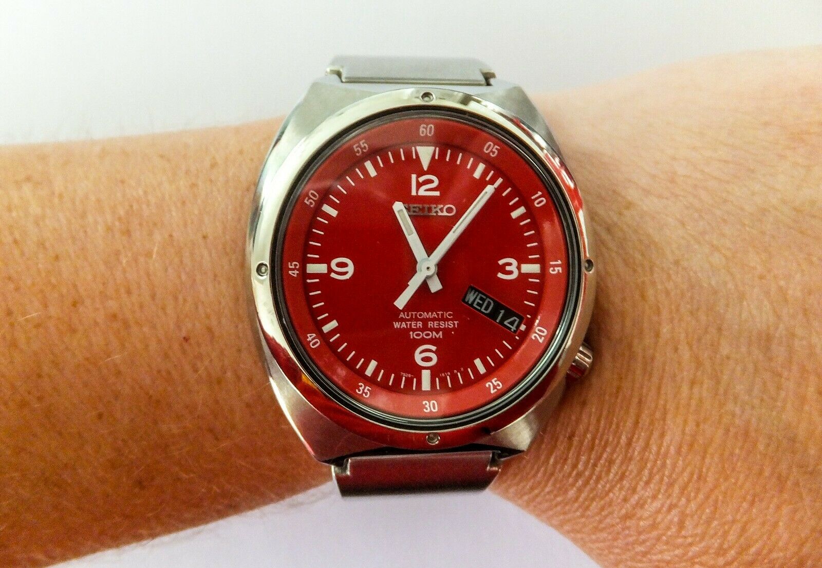 Seiko Vintage Retro Automatic watch 7S26-0120 S-Wave Red dial excellent  SKX251 | WatchCharts