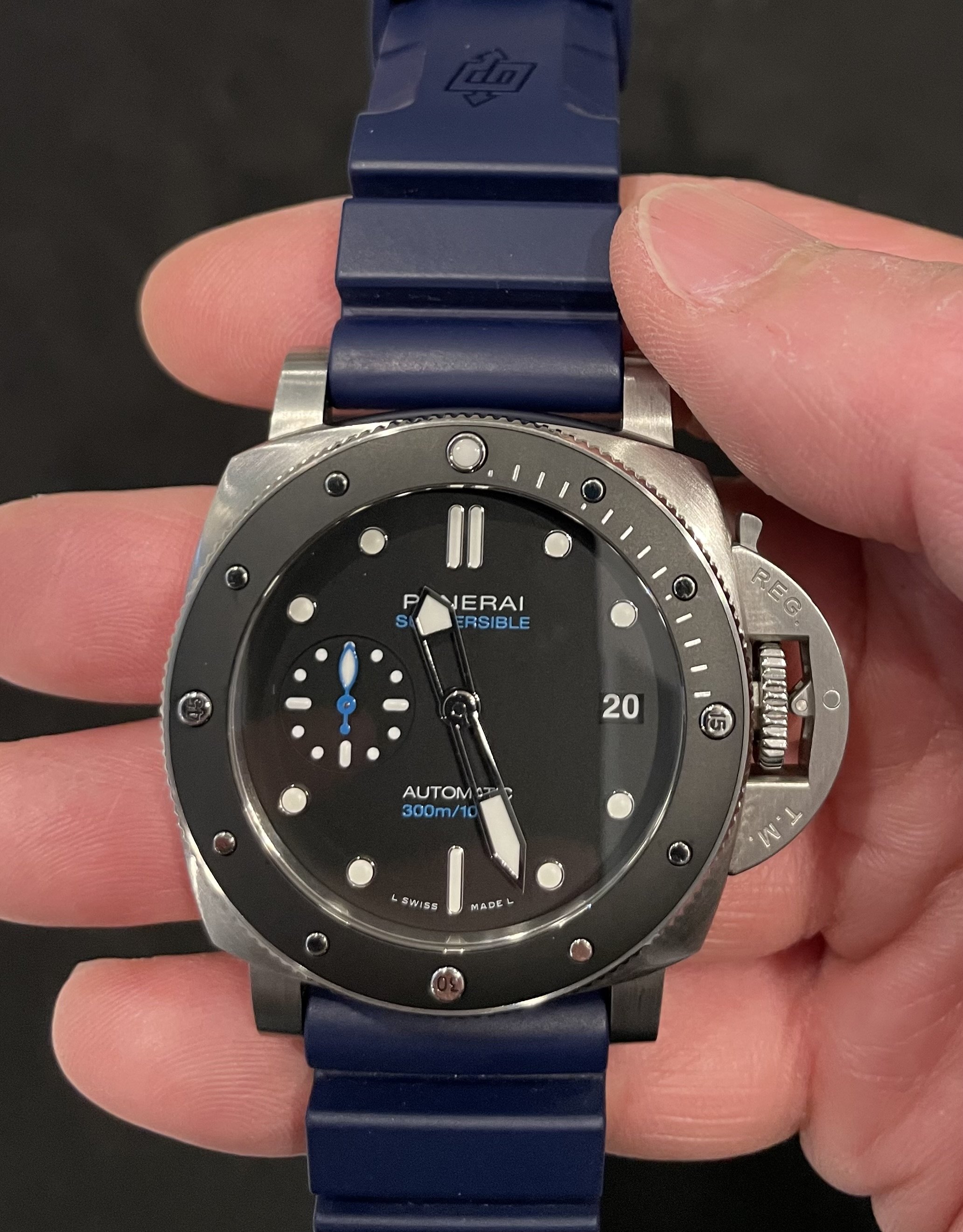 6 900 USD Panerai Submersible 42 mm PAM 683 PAM683 WatchCharts