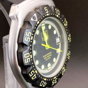 TAG HEUER 376.513 F1 35mm YELLOW DATE VINTAGE WATCH SWISS MADE