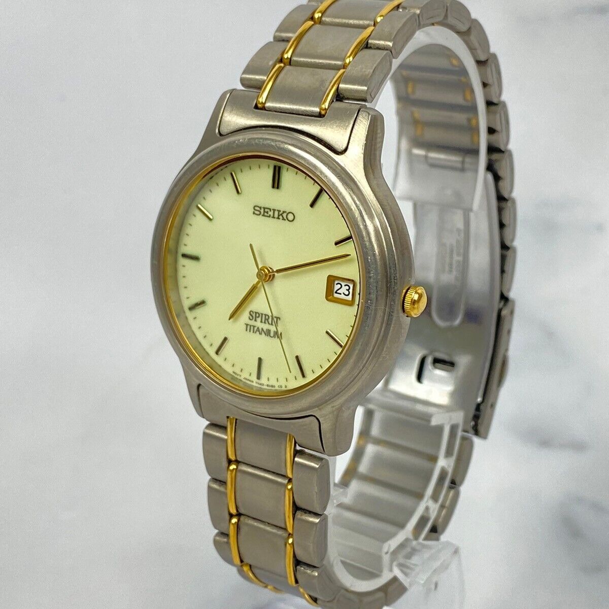 Seiko SPRIT 7N42-8060 Titanium Quartz Analog Watch Day/Date Cream