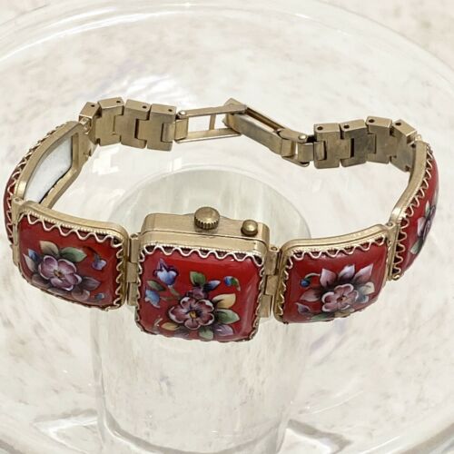 Vintage Russian Chaika Yanka 17 Jewels Watch Bracelet Russian Yanka Ladies 17 Jewel watch with hand decorated  main image 3