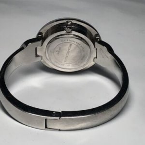 Michael Kors 4167 Women’s Silver Bangle Watch with Interchangeable Bezels NEW MICHAEL KORS SILVER TONE,3 INTERCHANGEABLE BEZEL MIDSIZE  main image 4