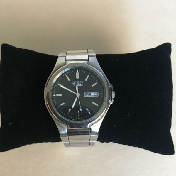 Citizen Quartz Watch With Day and Date 2500 S99345 Excellent Condition ...