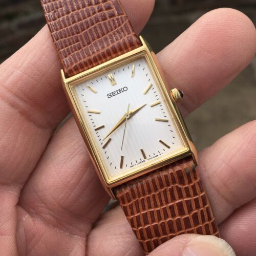 SEIKO スクエア　V701-5E10 A neo-modern classic. Seiko Tank 'Louie' for men [Ref: V701