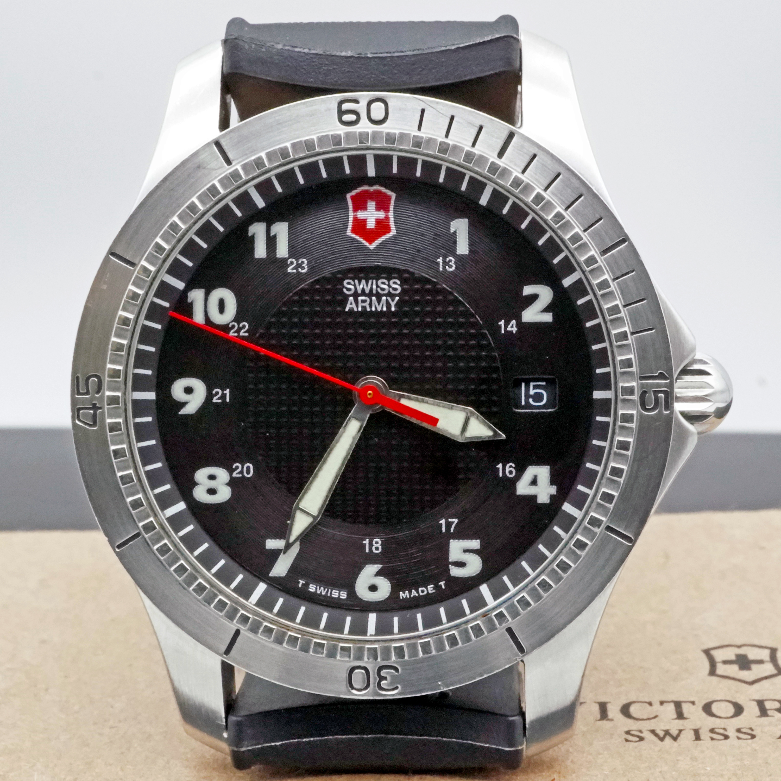 Victorinox clearance tritium watch