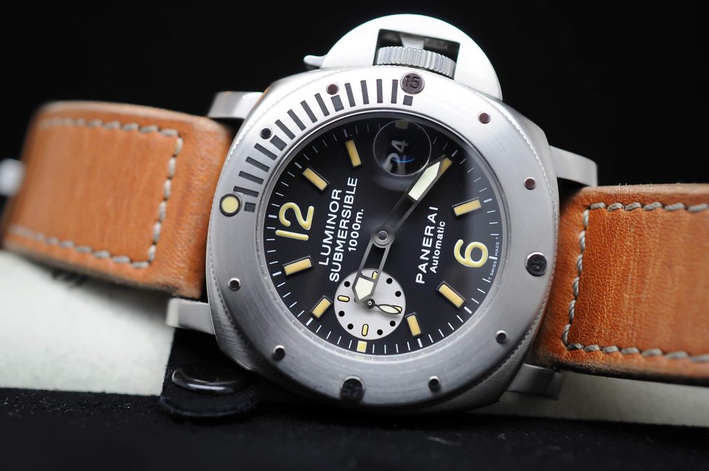 Panerai Luminor Submersible 1000M PAM64