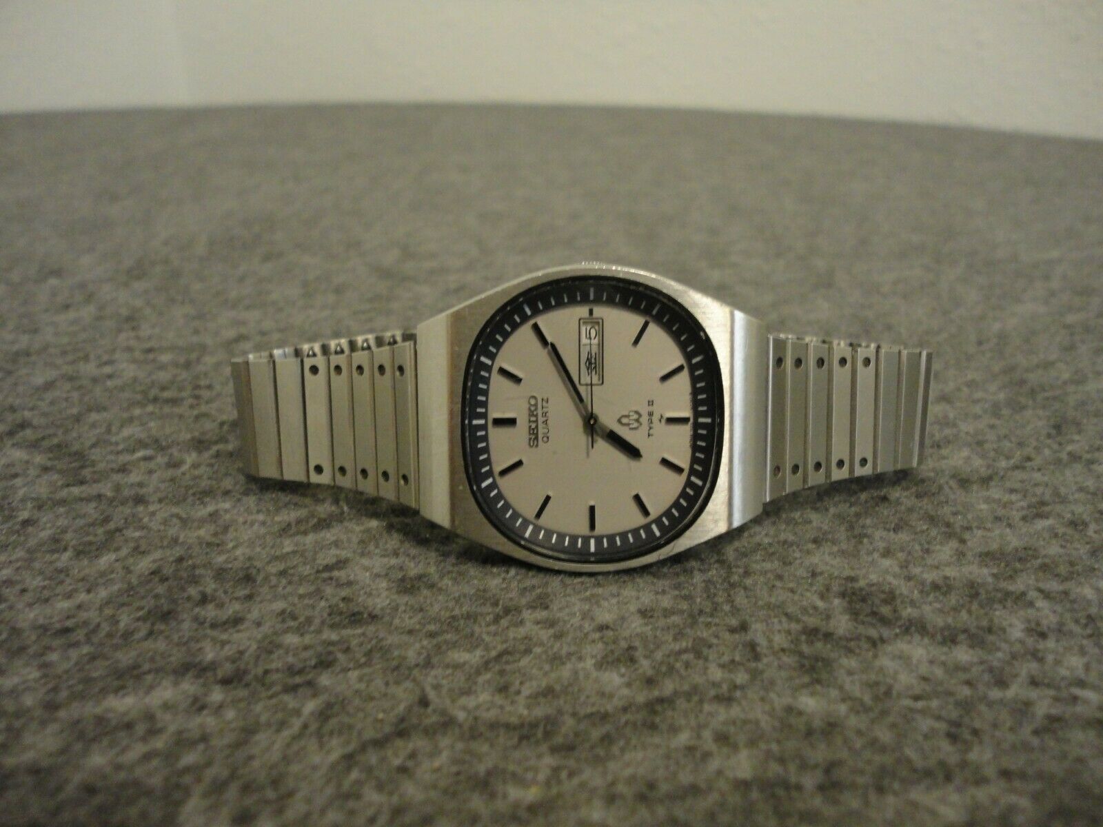 SEIKO TYPE 2 KANJI QUARTZ VINTAGE MENS STAINLESS WATCH 7123-503A