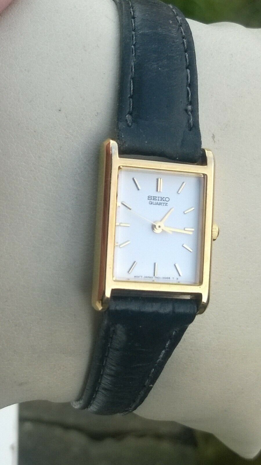 Seiko Ladies Vintage Quartz Watch 1N01-5A40 | WatchCharts Marketplace
