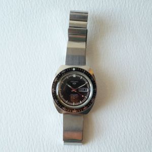 Rare vintage SEIKO Sports Diver 6106 8120 wristwatch: all original inc.  bracelet | WatchCharts