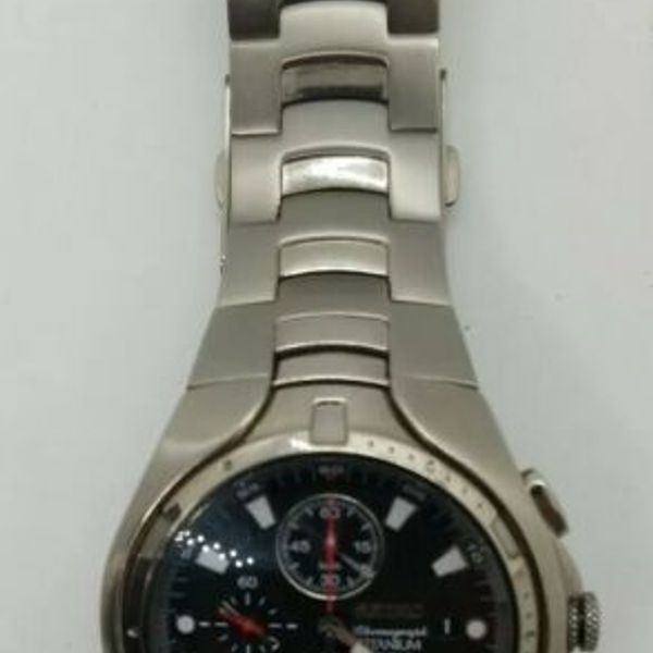 SEIKO Chronograph 7T62-0EF0 Titanium 100m Mens Watch | WatchCharts