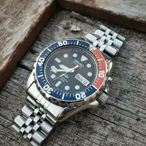 Rare Seiko Kinetic Sports SKJ003 5M43-0A40 Vintage Watch Extra Straps  WatchGecko | WatchCharts