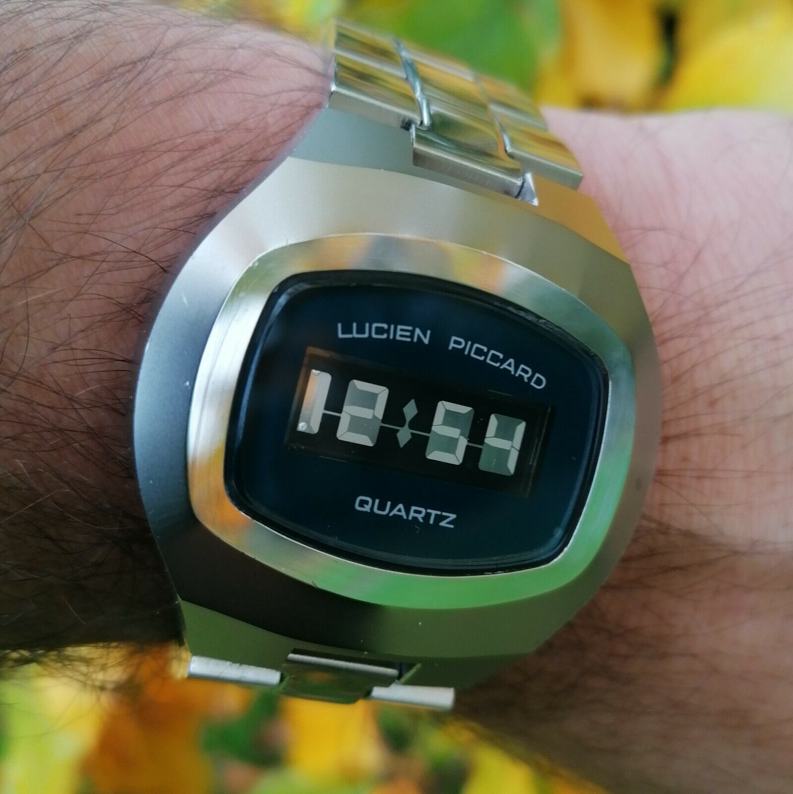 Liquid Crystal Magic: The LCD Watch Story - YouTube