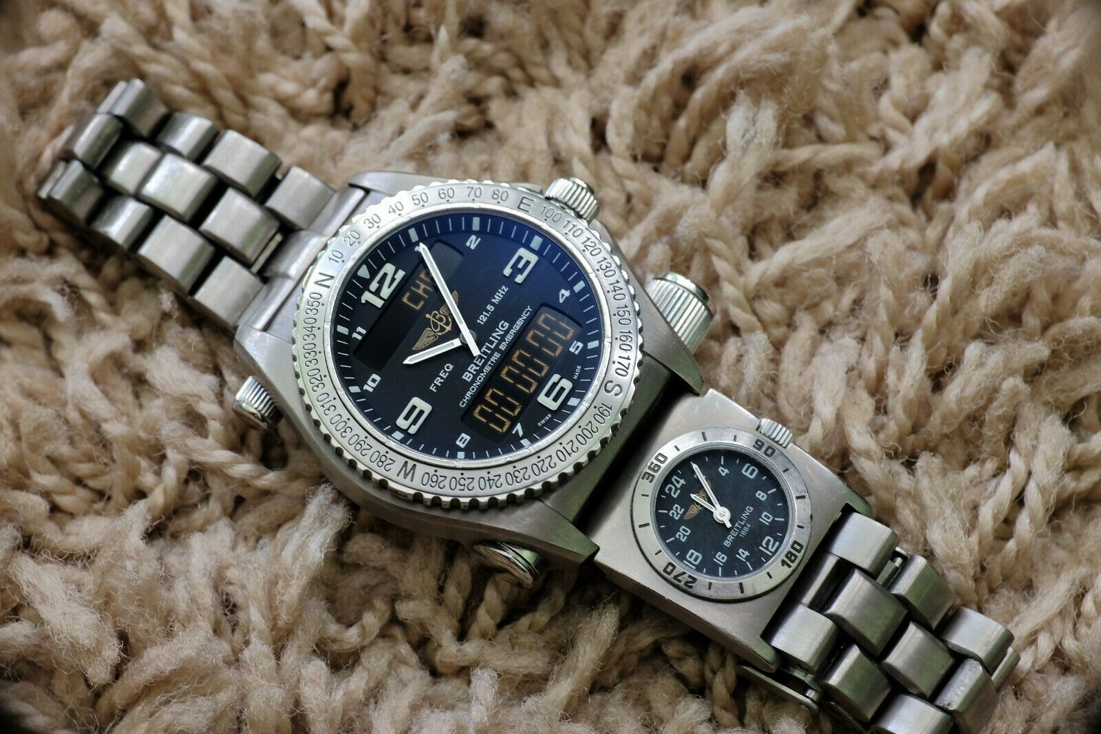 ⌚ Breitling Emergency Superquartz Ref. E76321 with UTC Module