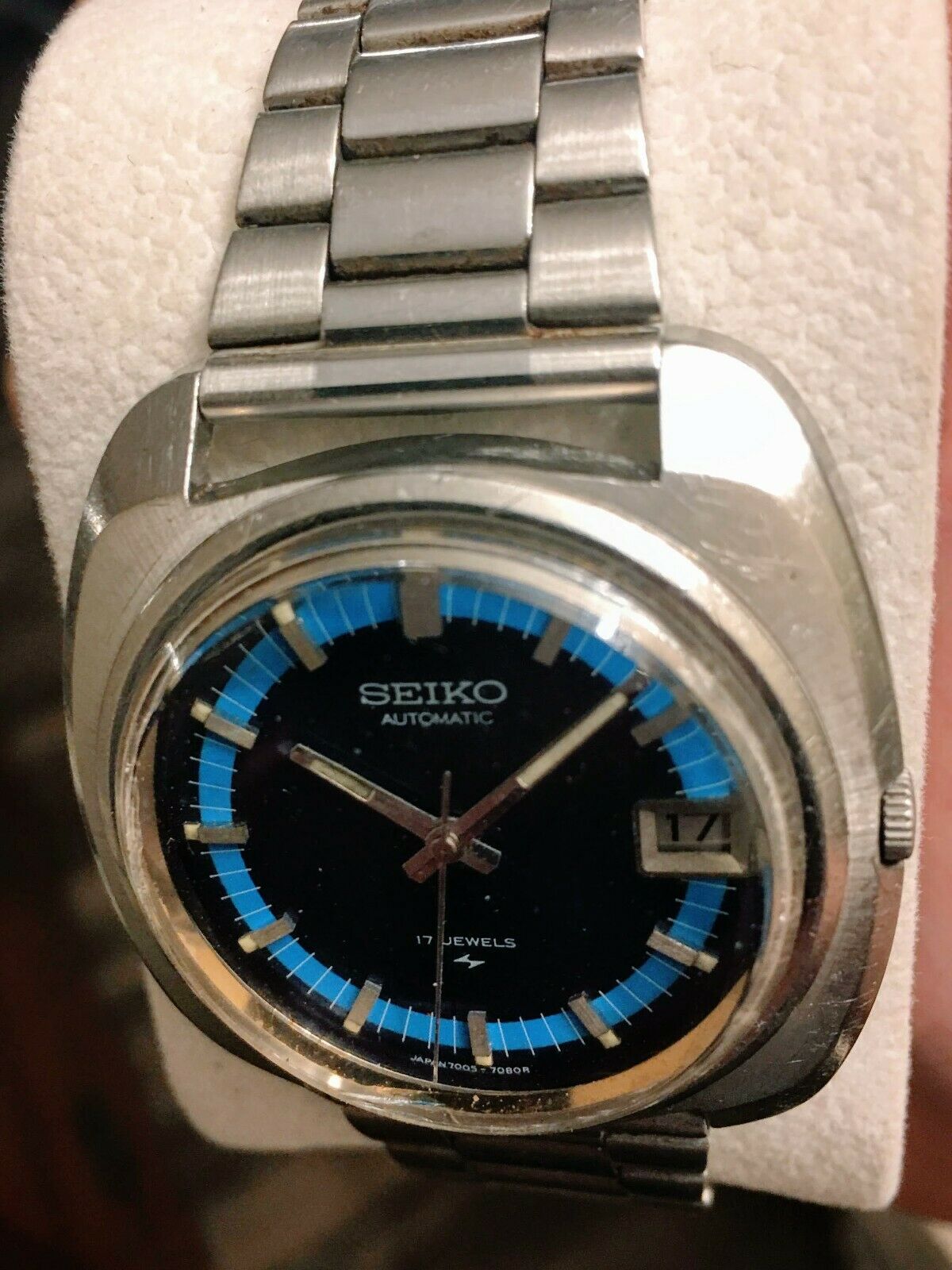 Vintage Seiko Automatic Mens Watch Blue Ring Dial 7005-7080 17 