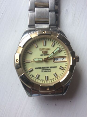 seiko 5 lumibrite automatic watch