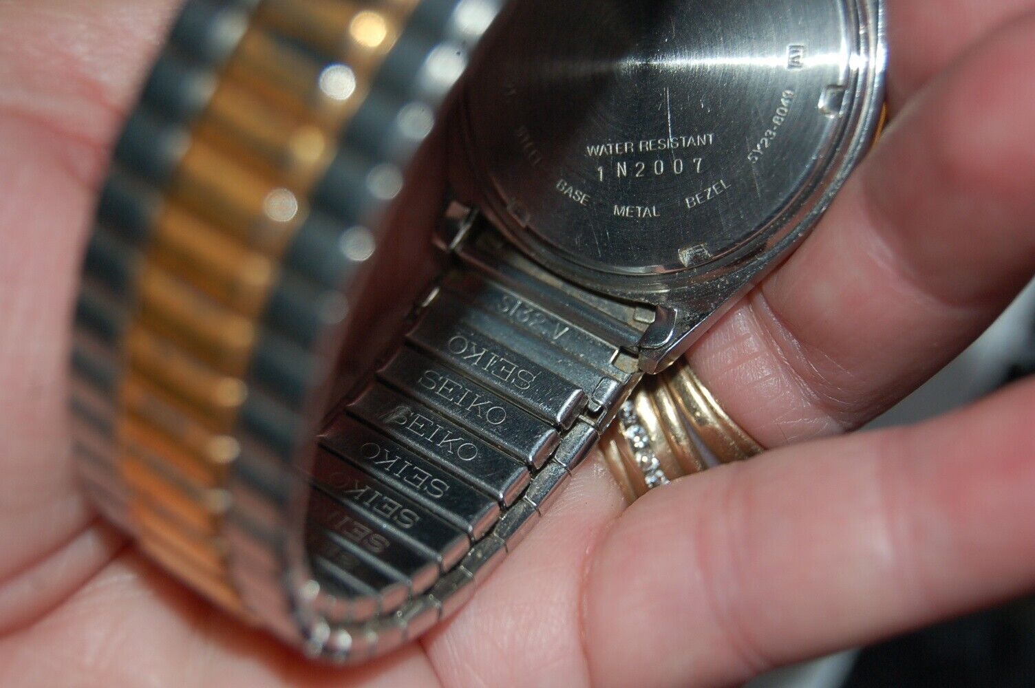 SEIKO QUARTZ SQ MENS DATE WATCH 1N2007 GOLD & SILVER TONE