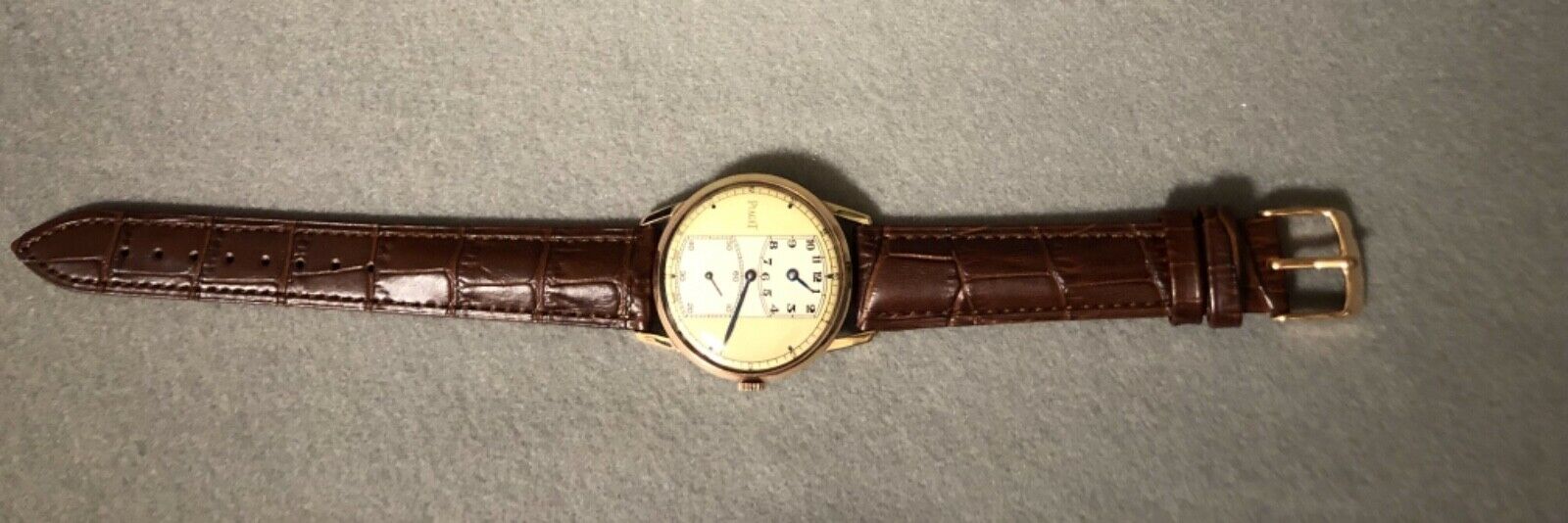 VINTAGE PIAGET REGULATOR. MENS 21 JEWEL MECHANICAL DRESS WATCH