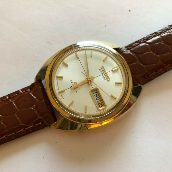 VINTAGE SEIKO DX 25 JEWELS AUTOMATIC MEN'S WATCH 6106-6000 DAY DATE JAPAN  MADE | WatchCharts