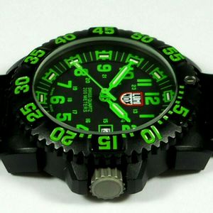 LUMINOX WATCH SERIES 3050/3950 BLACK & GREEN NAVY SEALS SWISS MADE