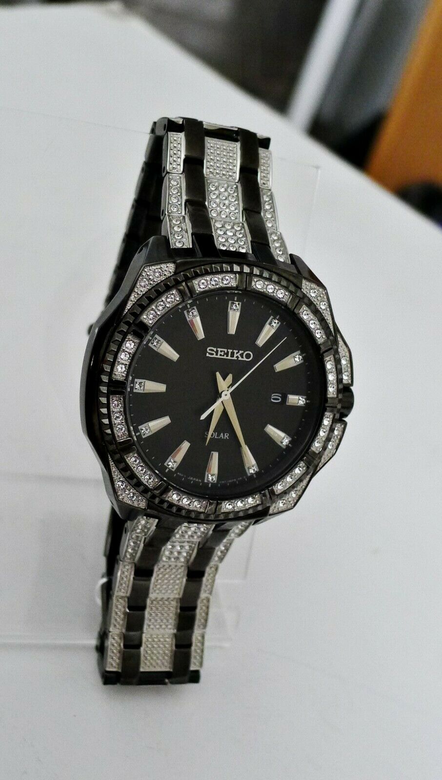 MEN S SEIKO ESSENTIALS BLACK SILVER SOLAR CRYSTAL WATCH SNE457 WatchCharts Marketplace