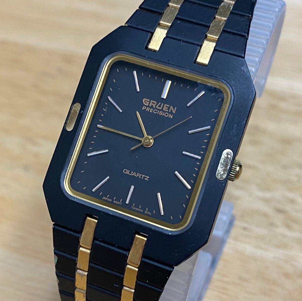 Stunning VTG Gruen Men Gold Tone Black Rectangle Analog Quartz