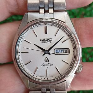 NICE VINTAGE SEIKO SILVER WAVE 7546-8010 QUARTZ DIVER JAPAN
