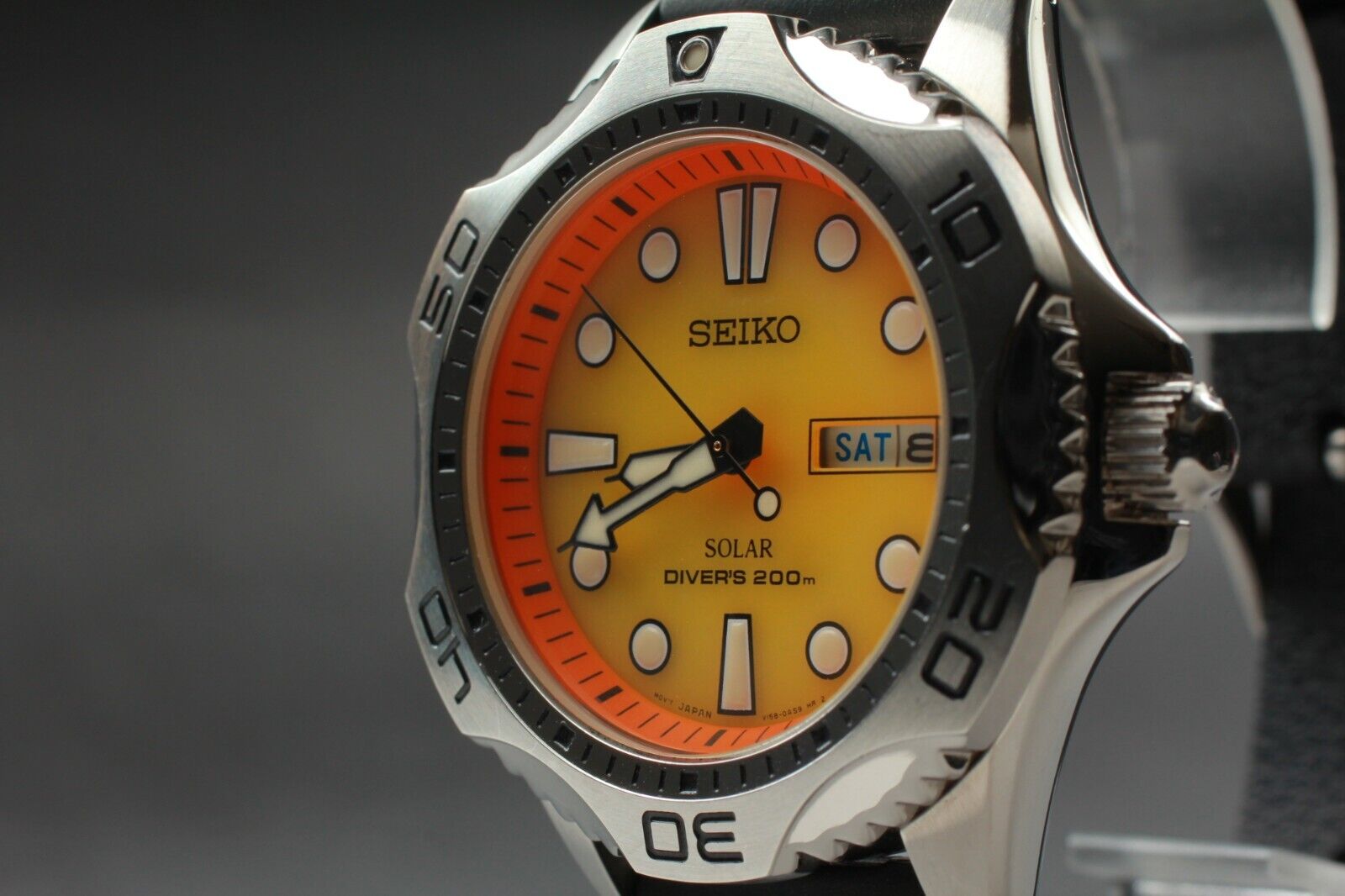 Exc+5] V158-0AE0 SEIKO SOLAR DIVER'S 200m ORANGE 200m w/BOX From