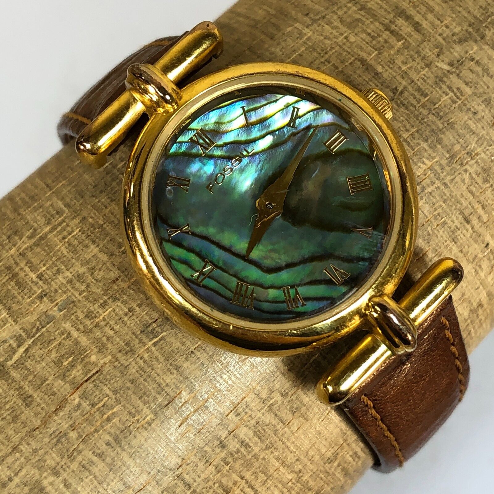 Vintage Fossil PC-9209 Watch Gold Tone Abalone Face Leather 