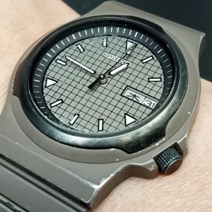 希少　稼働　SEIKO 7433-6020 Impact グレー　デイデイト Collectible! Birthday Watch November 1985! Seiko 7433-6020 DAINI