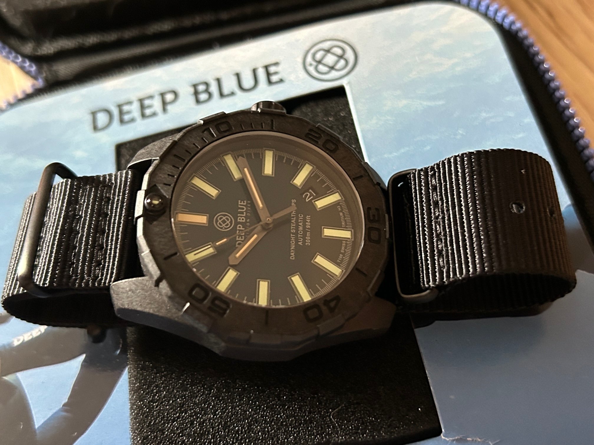 Deep blue daynight online diver