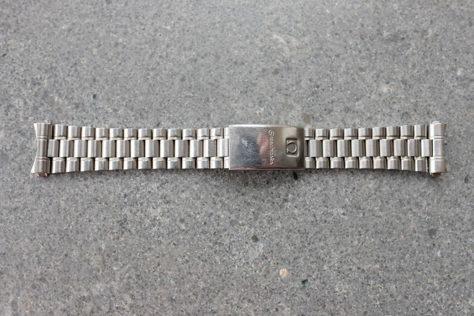 omega 1479 bracelet