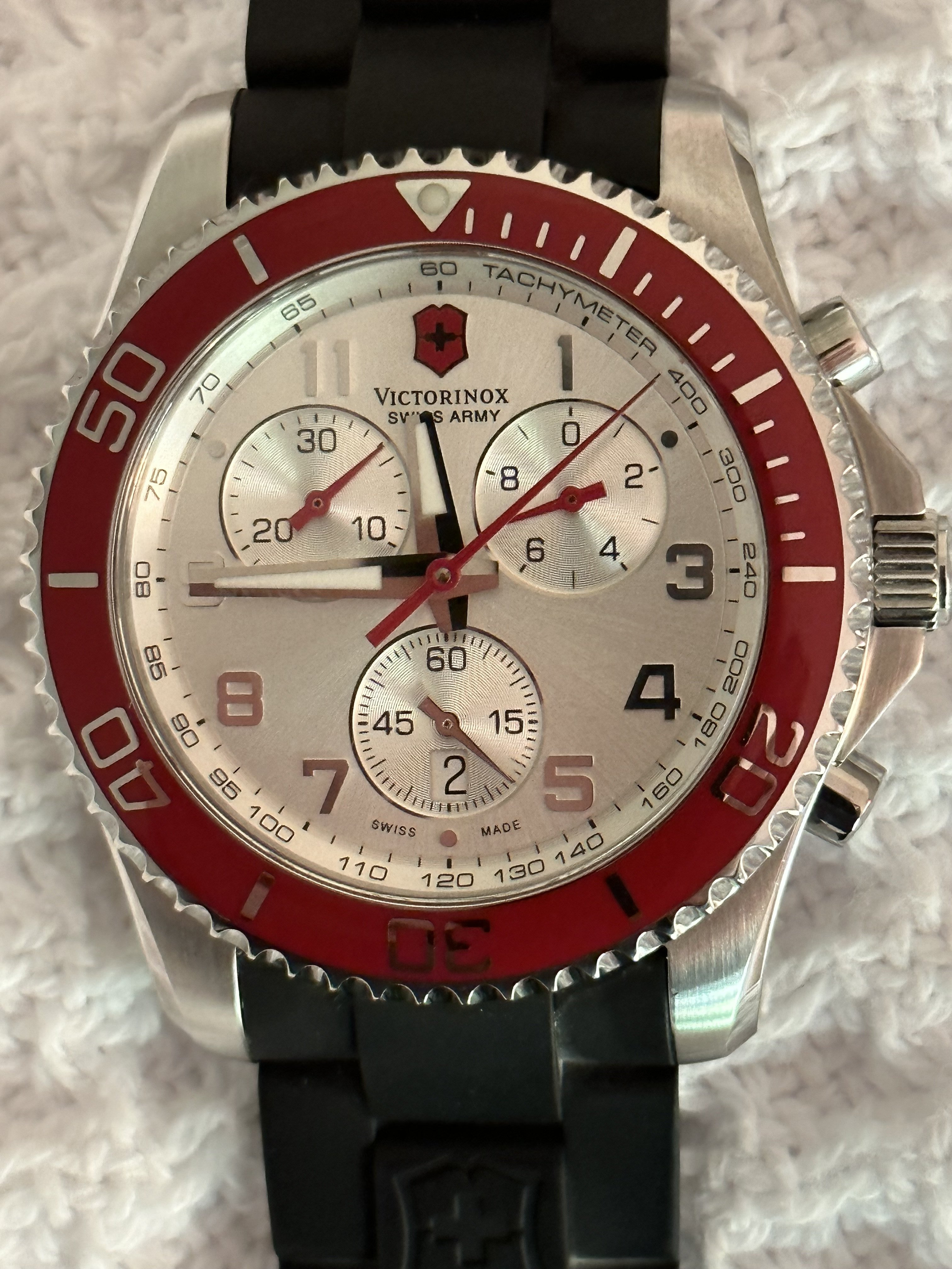 クライマー Victorinox Maverick GS Chronograph Silver Dial Men's Watch model