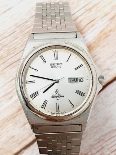 Vintage Seiko Quartz Silver Wave Day Date 5933-7020 - 36mm