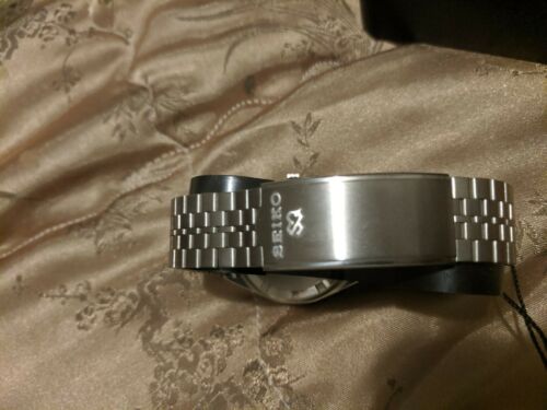 SEIKO SQ 7123-8540-P LION CREST BLACK DIAL NOS Quartz w