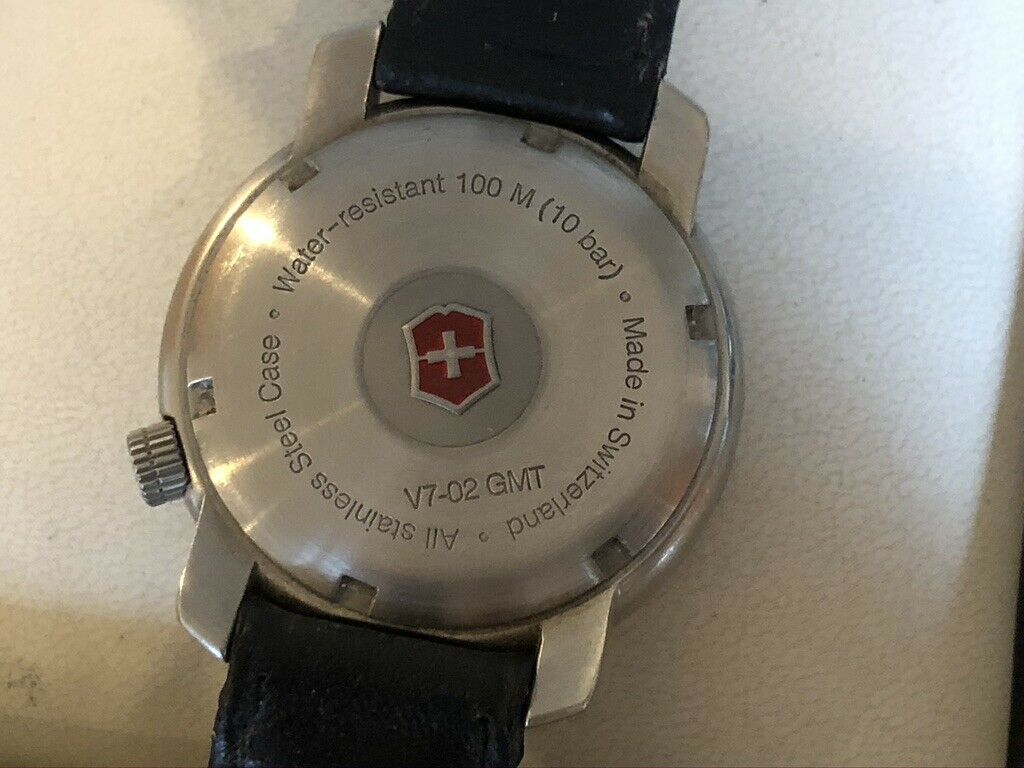 victorinox v7 02 gmt