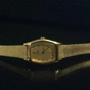 RARE VINTAGE SEIKO LADIES GOLD PLATED QUARTZ WATCH 2C20-6440 NEW BATTERY  FITTED | WatchCharts
