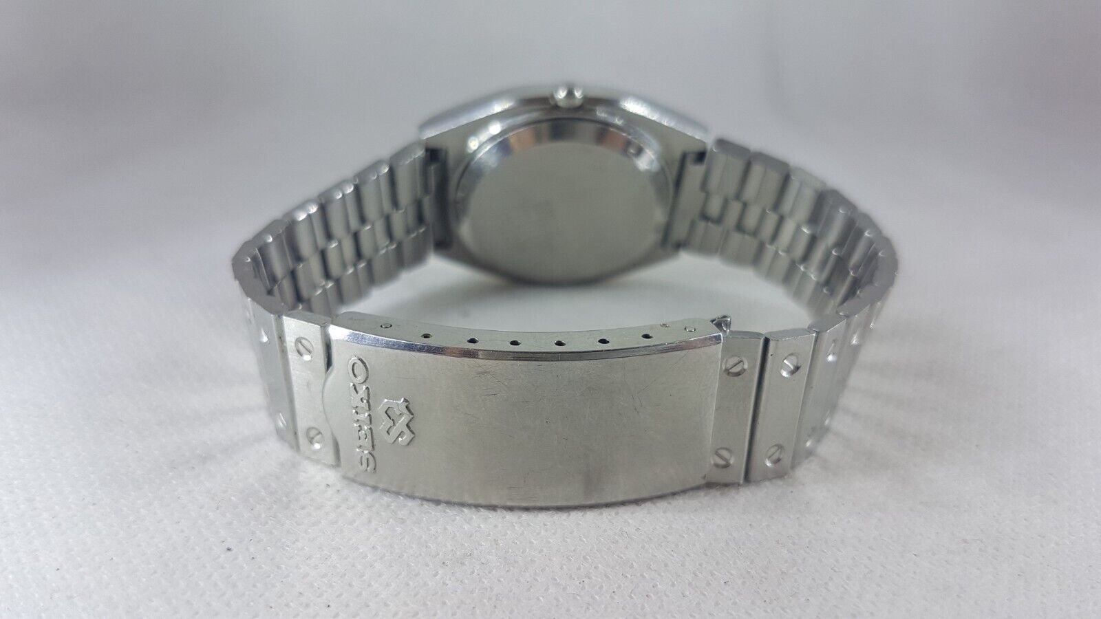 Seiko SQ Quartz 8223- 510A Arabic & English days. rare model 