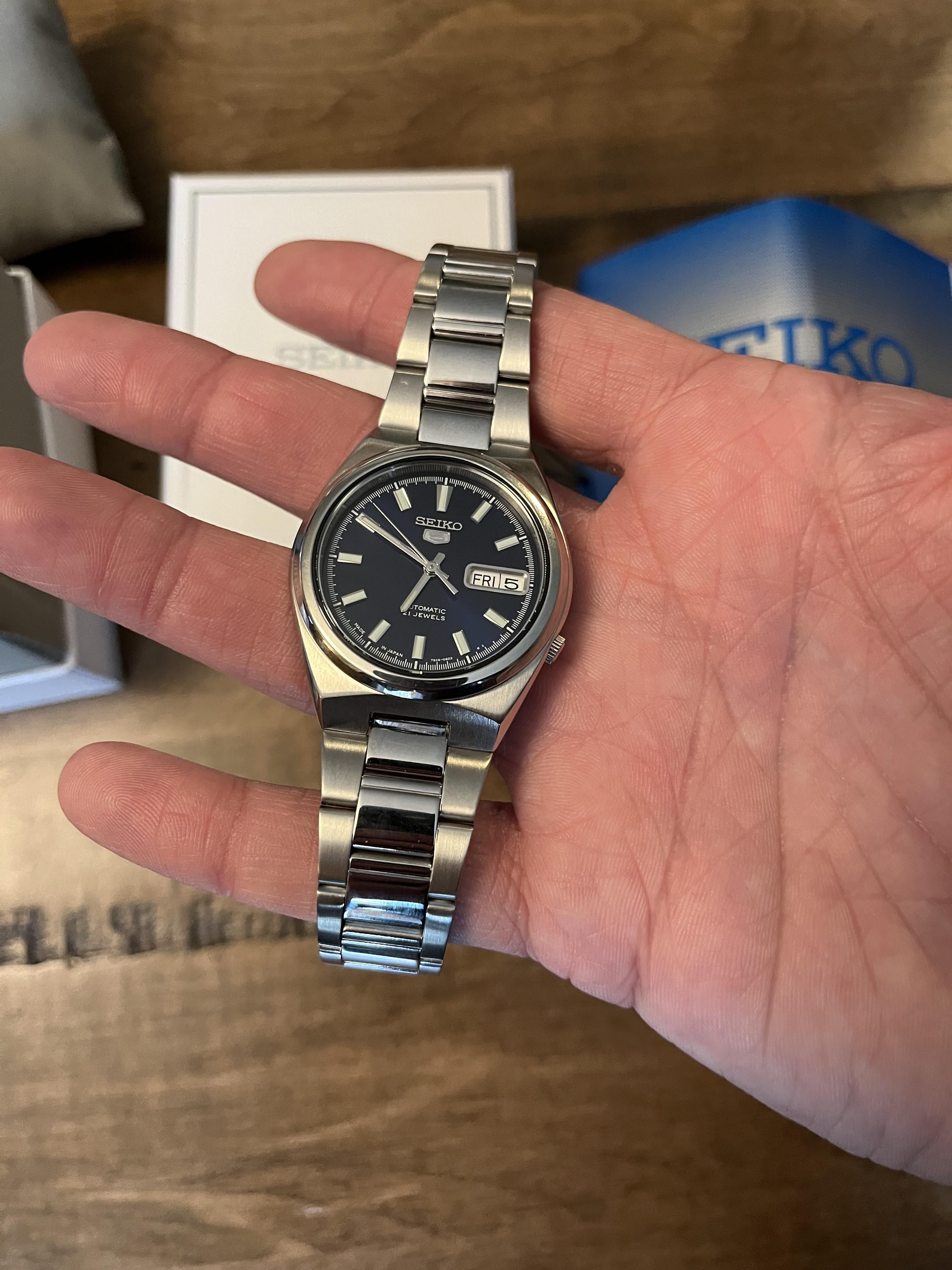 WTS] SEIKO 5 SNKC51J1 With Integrated Bracelet | WatchCharts 
