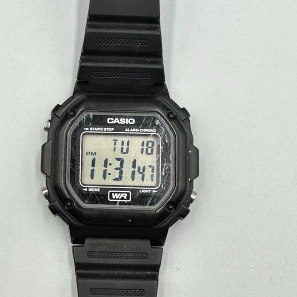 Reloj Casio F-108wh-1acf Unisex F-108wh-1acf Big Square Di Color De La Correa Negro Color Del Bisel Negro Color Del Fondo Negro