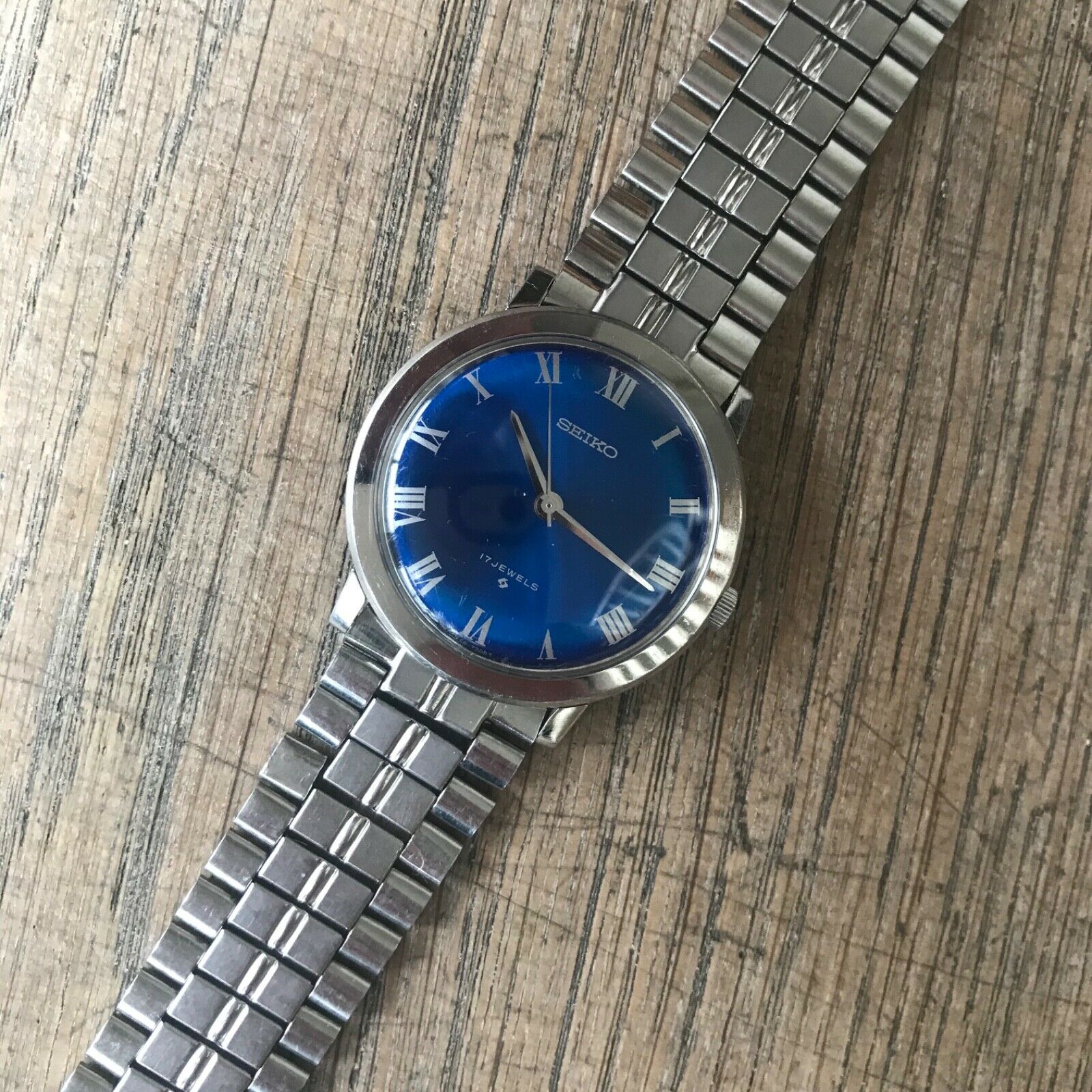 Stunning vintage 1960 s Seiko 66 7090 17J manual blue roman